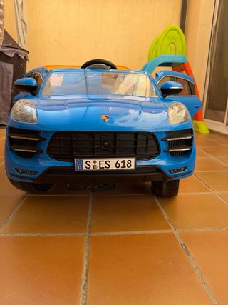 Coche teledirigido Porsche azul