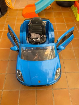 Coche teledirigido Porsche azul