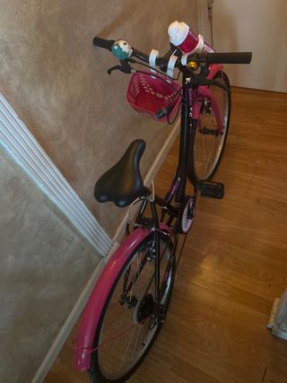 Bicicleta niña rosa con cesta