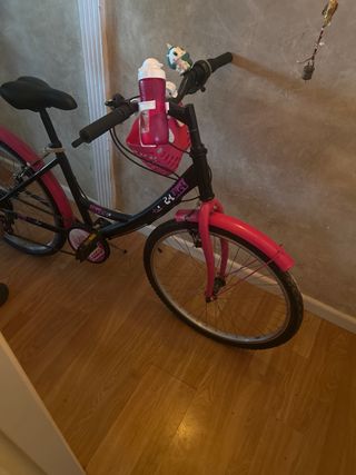 Bicicleta niña rosa con cesta