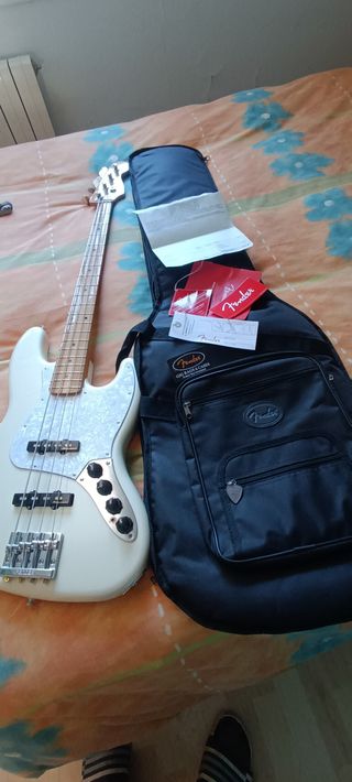 Bajo Jazz Bass Player II Modificado Activo