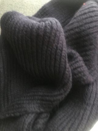 Bufanda Bimba y Lola azul con pompones rojo