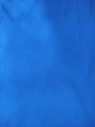 Camiseta azul manga larga con hombreras