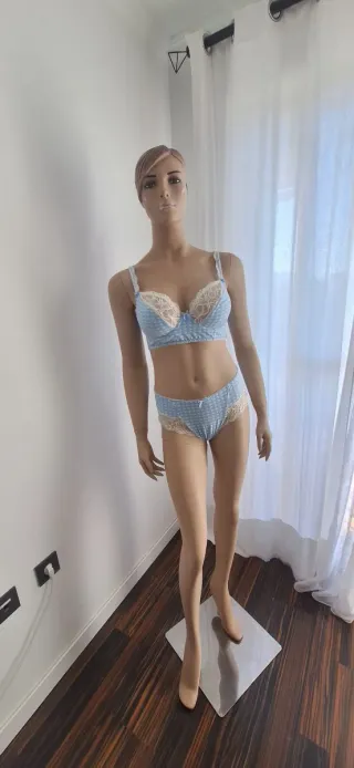 Maniquí de cuerpo entero