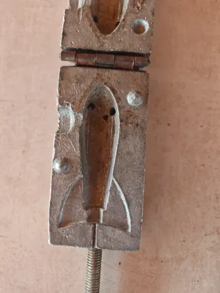 Molde para plomo de pesca tipo araña