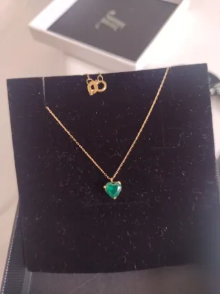 Colgante oro corazón esmeralda