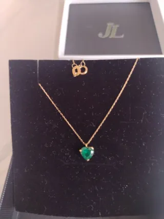 Colgante oro corazón esmeralda