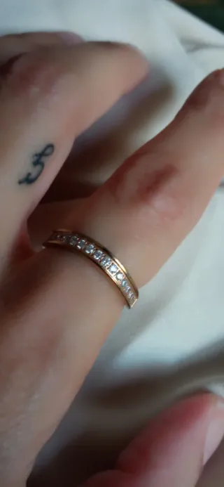 Fedina donna con zirconi colorazione oro giallo