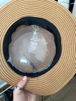 Gorra de paja veraniega