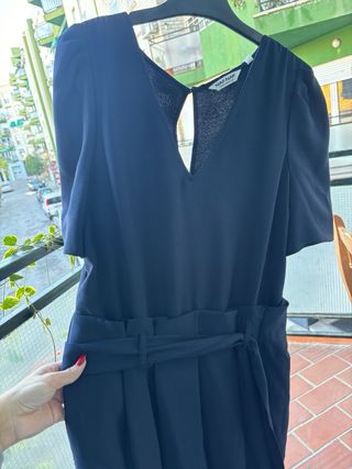 Mono azul elegante mujer