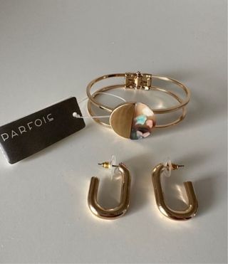 Conjunto Parfois: Brazalete y Pendientes Dorados