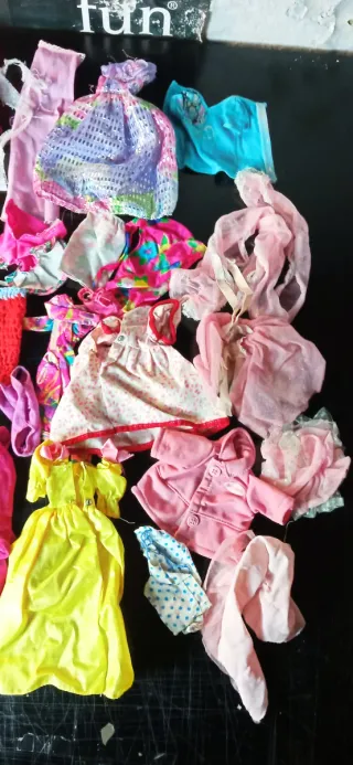 Lotto vestiti bambole Barbie varie misure
