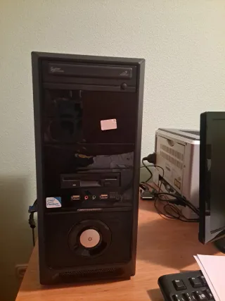 PC desktop + Monitor LCD 19"