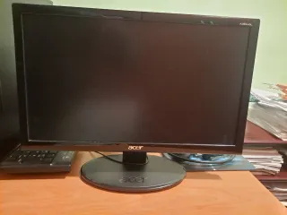 PC desktop + Monitor LCD 19"