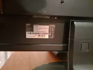 PC desktop + Monitor LCD 19"