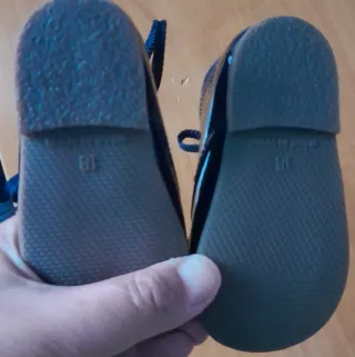 Venta solidaria: Zapatos bebé talla 18 azul marino