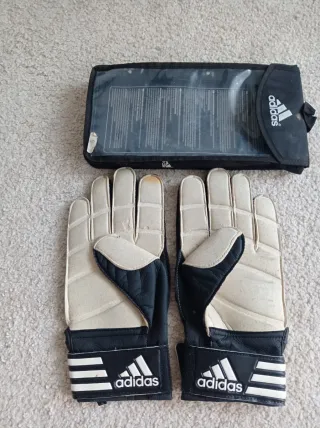 Guantes de portero Adidas negros y naranjas