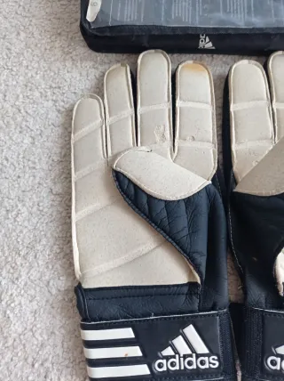 Guantes de portero Adidas negros y naranjas