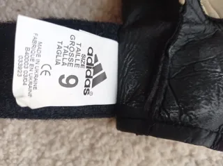 Guantes de portero Adidas negros y naranjas