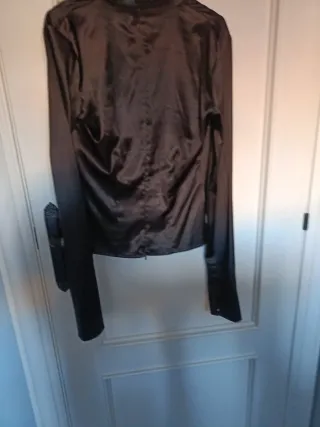 Camisa de raso negra