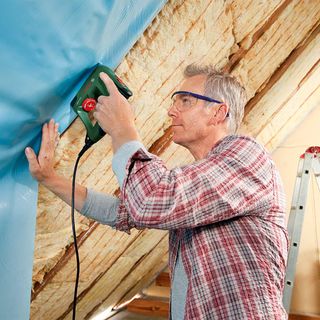 Grapadora eléctrica Bosch PTK 14 EDT