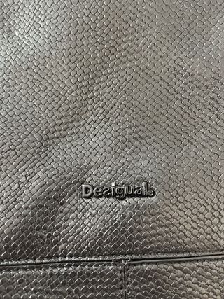 Mochila Desigual Negra Flores Bordadas