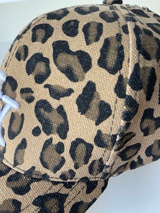 Gorra NY Animal Print Beige y Marrón