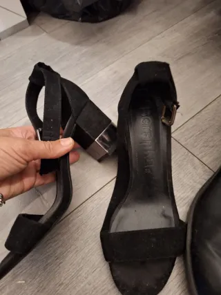 Sandalias de tacón negras