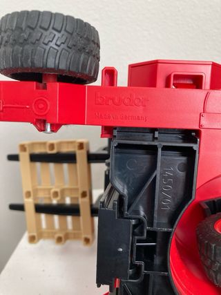 Carrello elevatore Bruder rosso