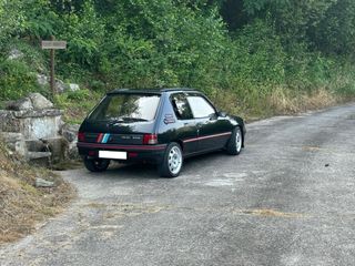 Peugeot 205