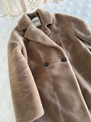Abrigo pelo Zara Talla S