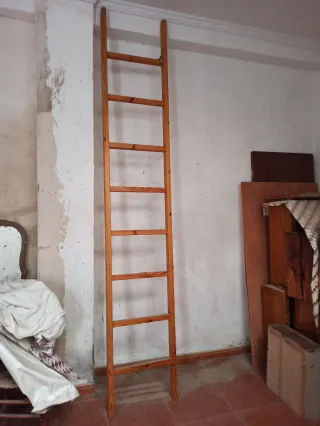 Escalera madera maciza