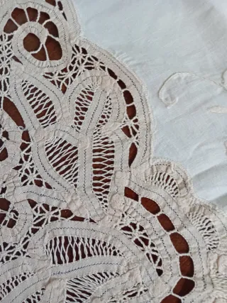 Tondo ricamato a mano diametro 165 cm