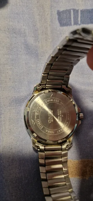 Reloj Casio Cronógrafo Negro y Plateado