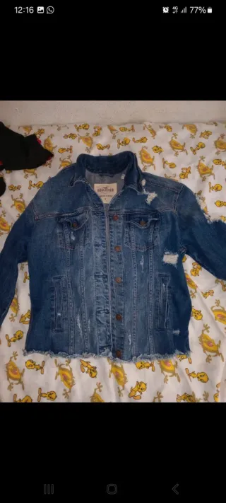 Chaqueta vaquera Hollister desgastada