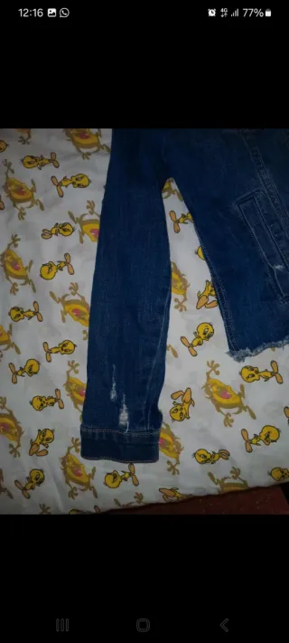 Chaqueta vaquera Hollister desgastada