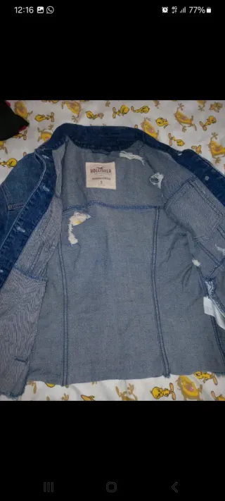 Chaqueta vaquera Hollister desgastada