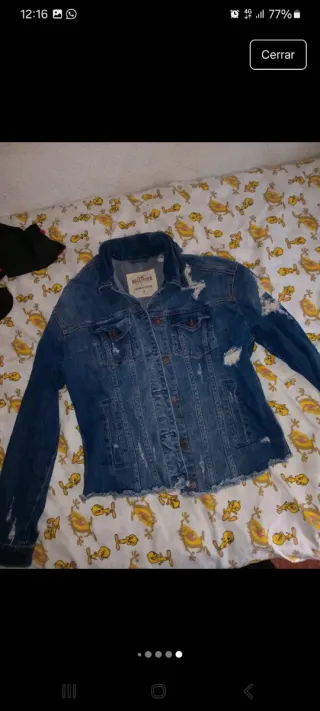 Chaqueta vaquera Hollister desgastada