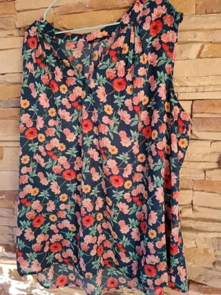 Blusa Talla Grande Floral Sin Mangas