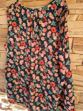 Blusa Talla Grande Floral Sin Mangas