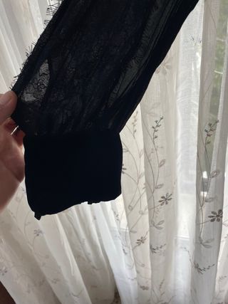 Vestido negro con encaje