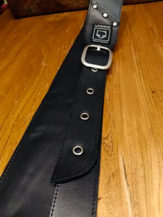 Correa de guitarra de cuero con estampado