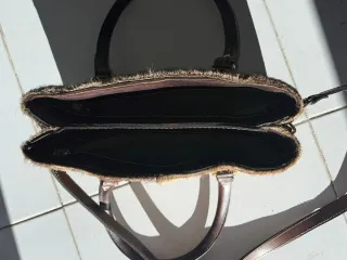 Bolso de piel y pelo