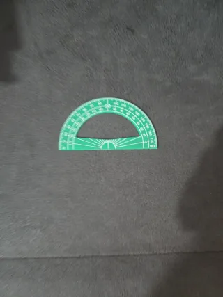 Transportador de ángulos verde
