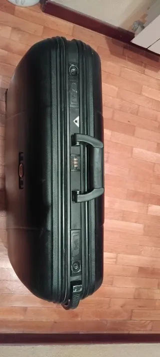 Maleta de viaje negra