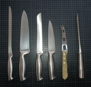 Set di coltelli in legno e metallo