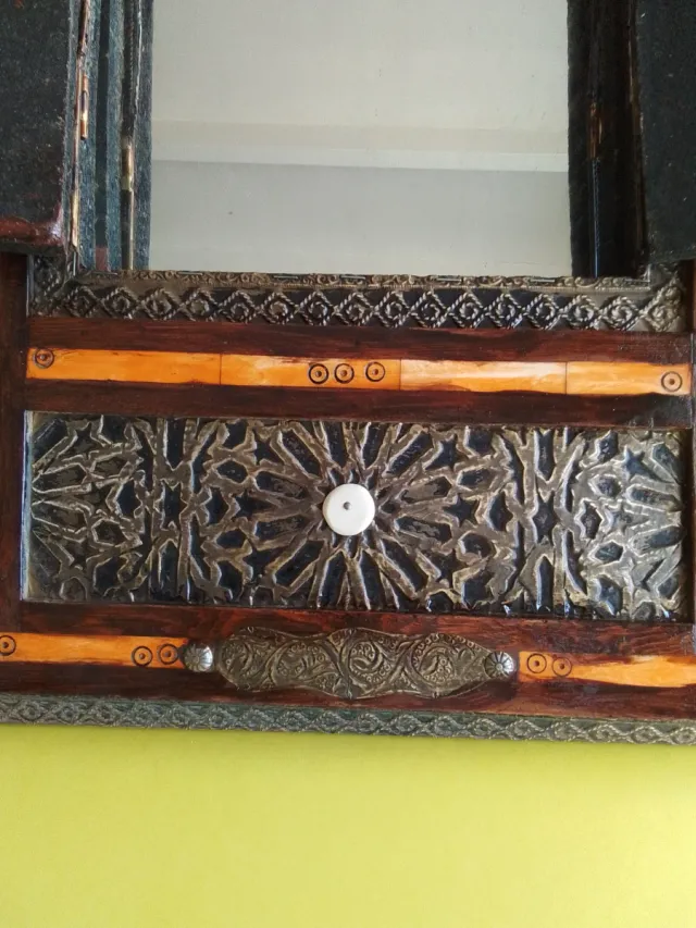 Specchio Marocchino, lotto M