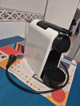 Cafetera Nespresso Beige