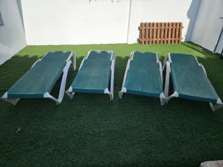 4 Tumbonas de resina inyectada medidas 73*35*190cm