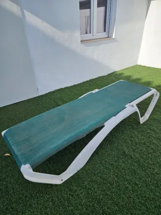 4 Tumbonas de resina inyectada medidas 73*35*190cm